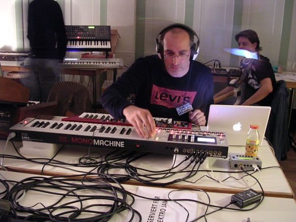 Adriano Capizzi mit Monomachine und G2