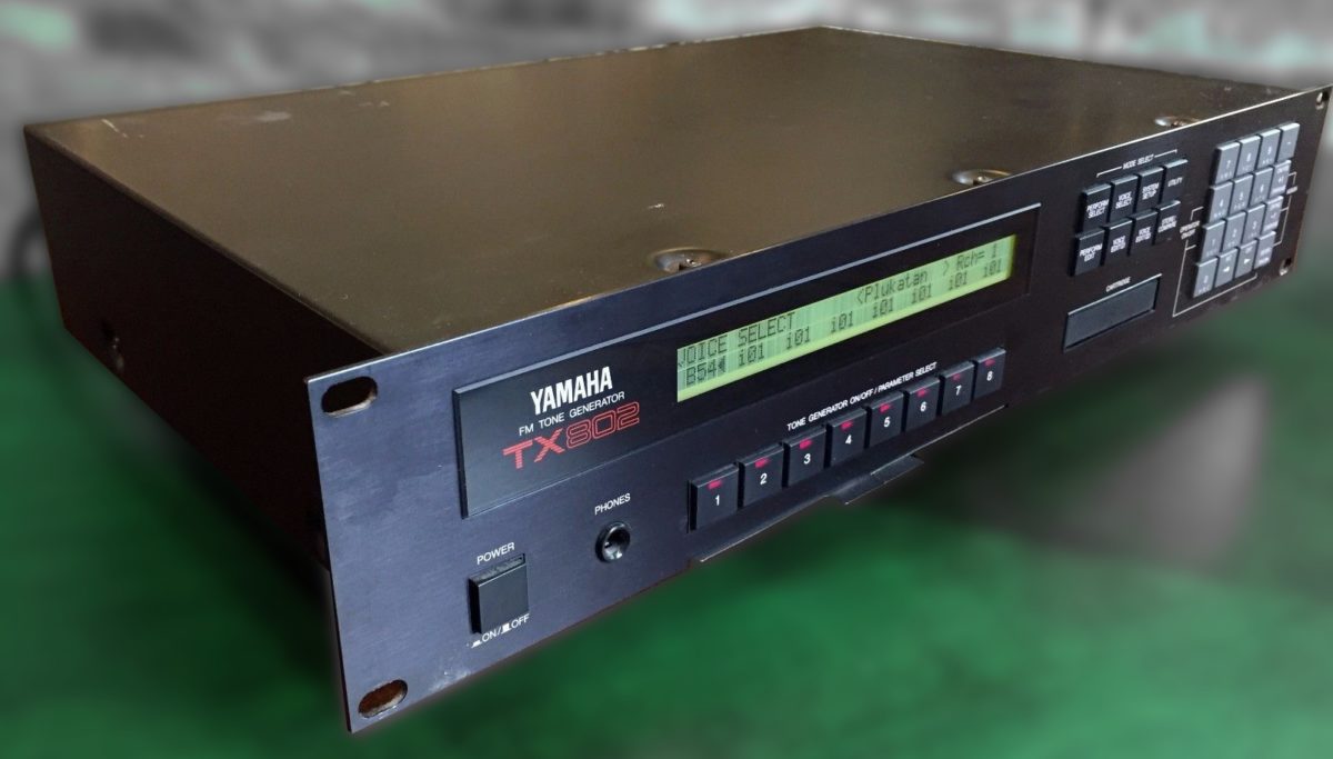 Yamaha TX802 FM Rack-Expander