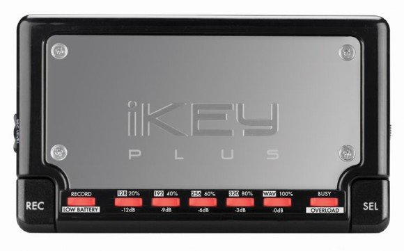 Den iKey Plus gibt es wahlweise auch mit schwarzer oder roter Faceplate