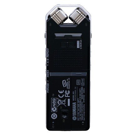 Auf der Rückseite des Pocketrak CX befindet sich ein eingebauter Lautsprecher sowie ein Hold/Charge-Schalter, mit dem kurze Akku-Ladezyklen vermieden werden können.