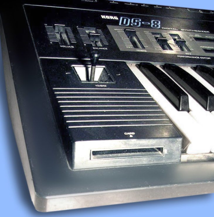 Korg DS-8 und Korg 707 FM-Synthesizer Ramcard