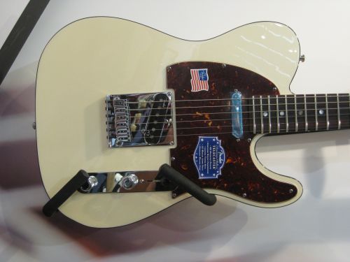 -- Fender American Deluxe Tele --