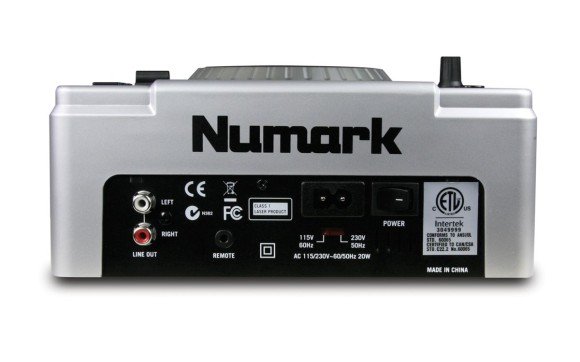 Rückseite des Numark NDX 400 mit den Anschlüssen