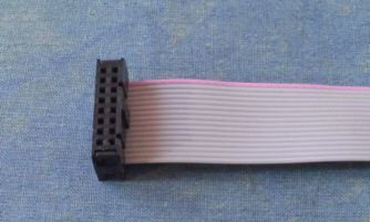 Ein Flachbandkabel des Kabelsatzes von Doepfer