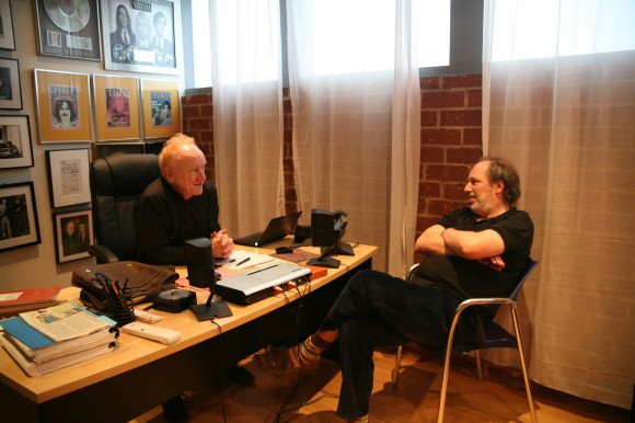 Hans im Small-Talk mit Peter Asher in Peters Büro