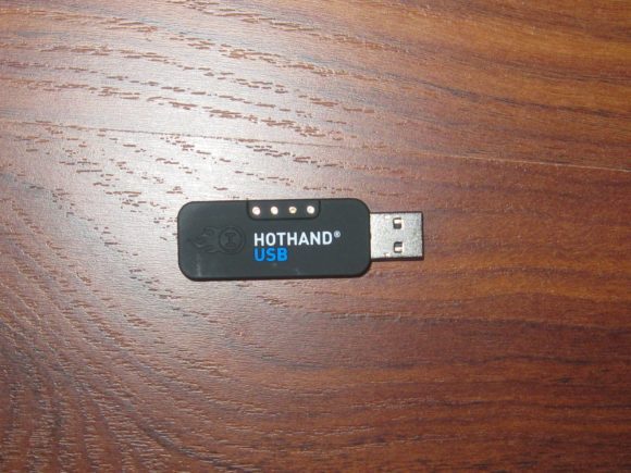 Der USB-Stick, der die Wireless Verbindung zum Computer herstellt.