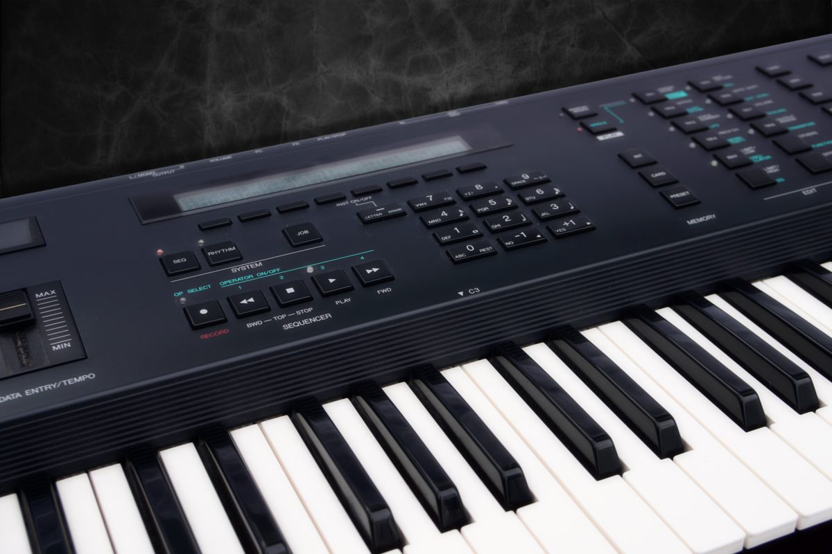 Yamaha V50 FM-Synthesizer Board