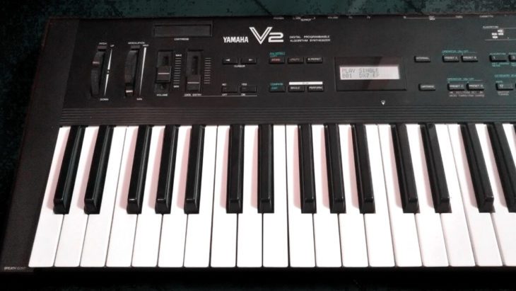 Yamaha V50 FM-Synthesizer V2