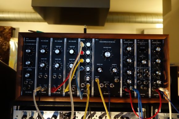 Ein Nachbau des Moog Systems der 60er Jahre von Synthwerk aus München. 