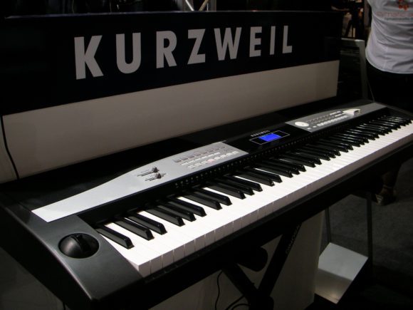 Am Messestand von Sound Service waren auch die Instrumente von Kurzweil anzutesten.