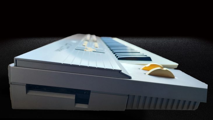 Yamaha DX7II Centennial Diskettenlaufwerk