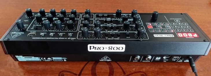behringer pro-800 synthesizer 2