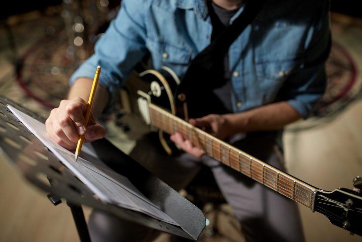 Damit jeder Gig gelingt: Tipps & Tools für Live-Gitarristen