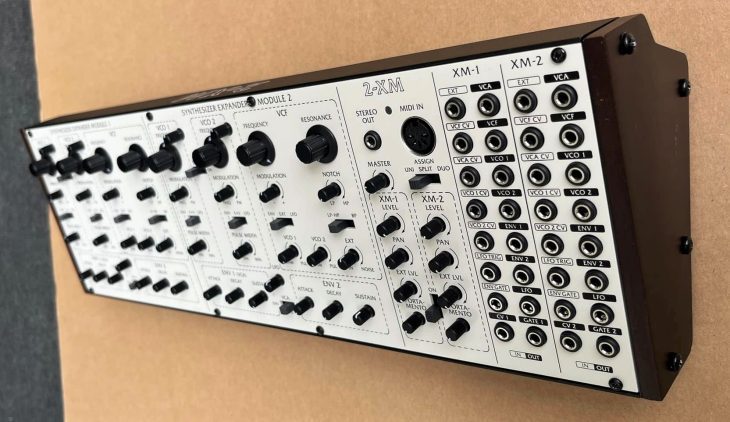 behringer 2-xm synthesizer oberheim two voice