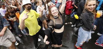 Loveparade 2.0: Auf der Rave the Planet feiern 200.000 in Berlin