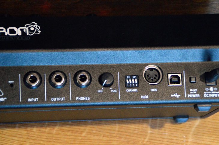MIDI-Kanal über DIP-Schalter: ganz alte Schule. Der Audioeingang mag am liebsten Line-Signale.