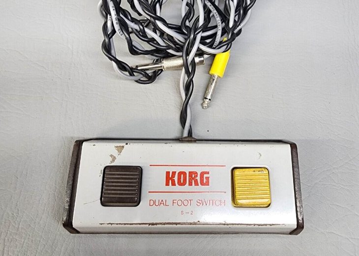 Korg Rhythm KR-55 - S2 Dual Foot Switch