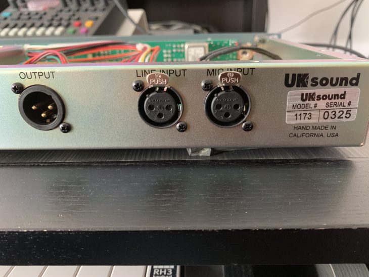 09 uksound-1173-back-input