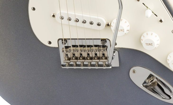 Fender Player Series Strat PF Silver Vibrato