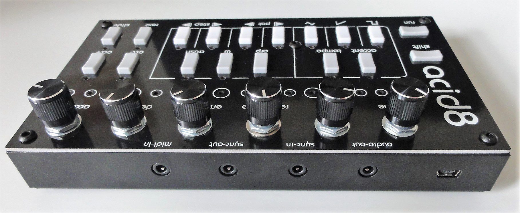 Test: Twisted Electrons Acid8 MKIII, 8-Bit Bass-Synthesizer ...