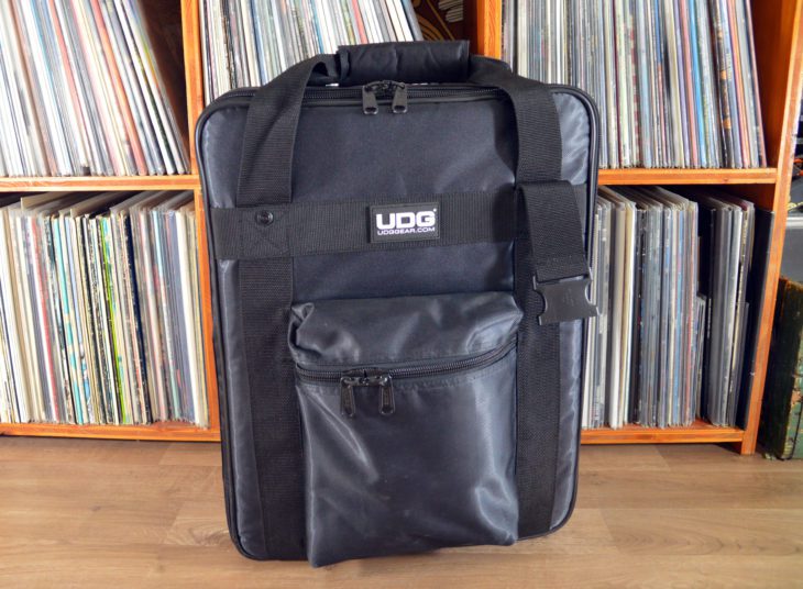 UDG Ultimate CD Player / Mixer Bag Large MK2 