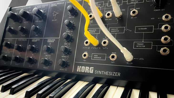 Logo Korg MS-10 Synthesizer 
