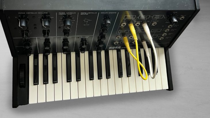 Korg MS-10 Synthesizer von oben
