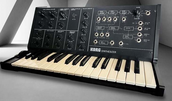 Korg MS-10 Synthesizer seitlich rechts
