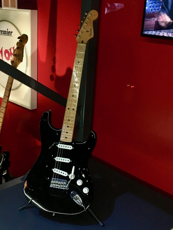 Die berühmte schwarze Fender Stratocaster von David Gilmour