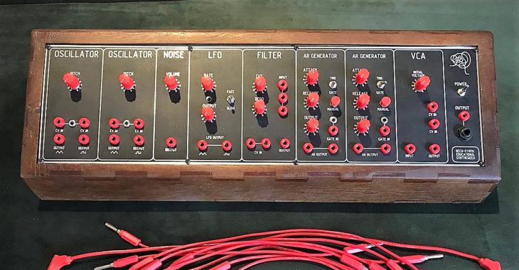 Reco-Synth Educacional Synthesizer 2