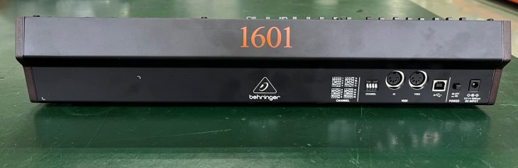 behringer 1601 sequencer rear