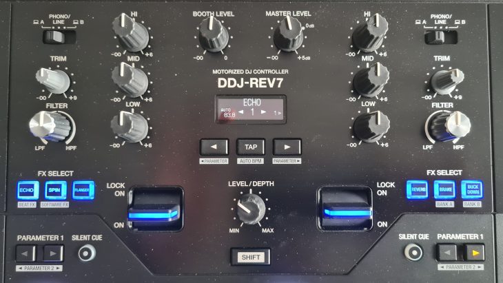 Effekte & 3-Band-EQs vom Pioneer DJ DDJ-REV7