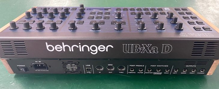 behringer ub-xa d synthesizer rear