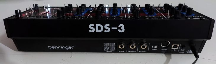 behringer sds-3 percussion synthesizer prototyp rear