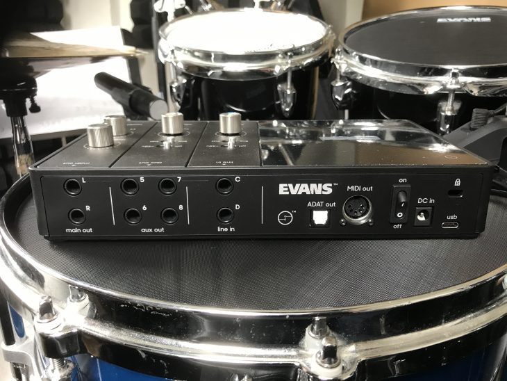 Evans Sensory Percussion Sound System 28 Anschlüsse auf der Rückseite