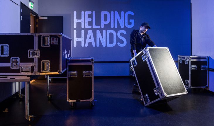 Feature: Die Band und die Helping Hands