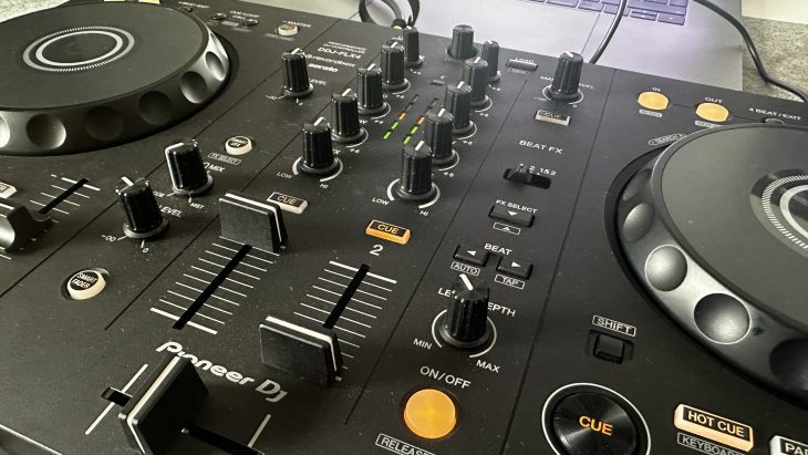 Test: Pioneer DDJ-FLX4, 2-Kanal-DJ-Controller
