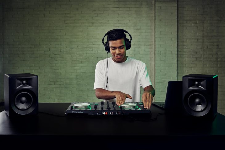 The Next Beat DJ Controller by Tiesto im Einsatz