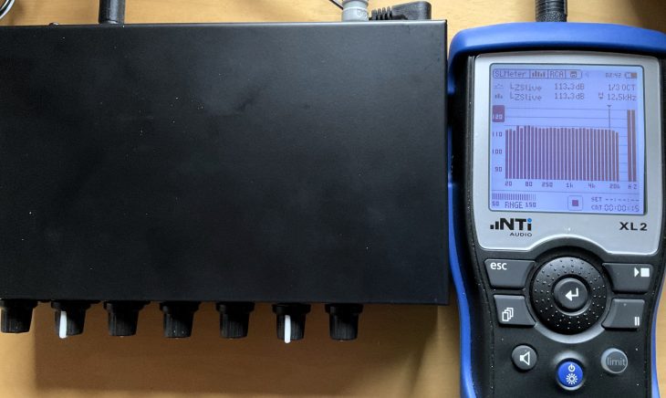 Frequenzgangsmessung beim Rolls MX 122 MIschpult mit dem NTi Audio XL2 Analyser