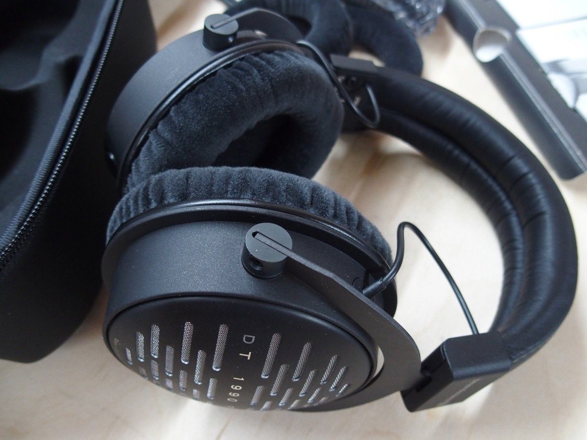 Headphone Showdown: Beyerdynamic DT770 Pro VS Beyerdynamic Custom One Pro, by Alex Rowe