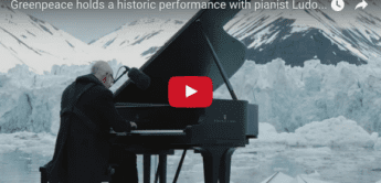 Klavier auf dem Eis