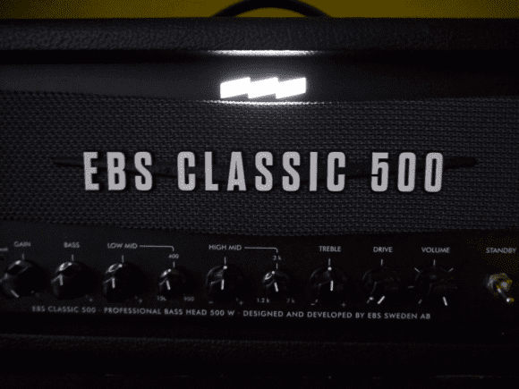 Illuminiert: Das leuchtende Logo des EBS Classic 500
